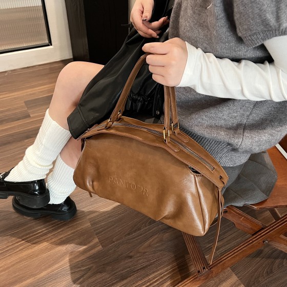 Vintage women's diagonal backpack with exquisite feel, large capacity commuting pillow bag, bowling bag, handbag