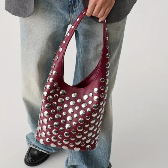 Punk style decorative double-sided circular rivet inlaid elegant women's lower arm large capacity shoulder bag, high-end design