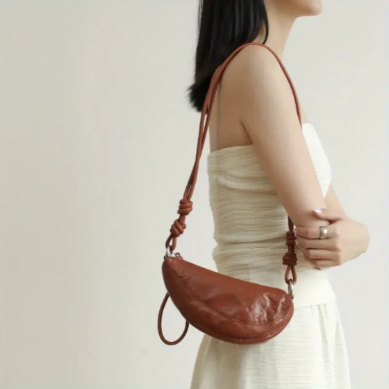 Top layer oil wax cowhide dumpling bag, 2025 new niche versatile, mobile phone bag shoulder bag crossbody bag fashionable women's bag